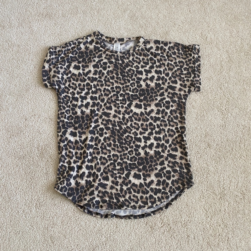 NWOT Small women’s short sleeve top